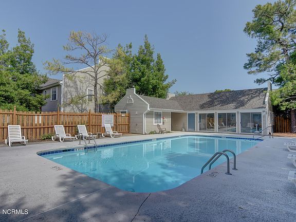5th image of 733 Bragg Drive Apt E