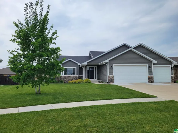 310 Willow Bnd, Sergeant Bluff, IA 51054