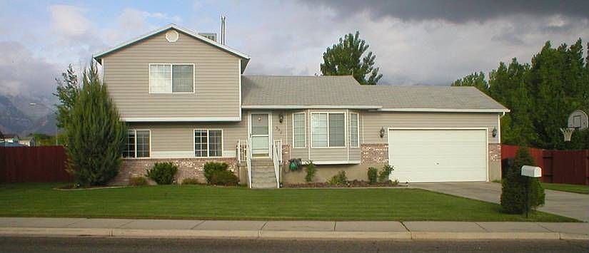 1700 sq ft