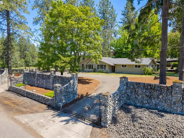 87313 Chinquapin Loop, Veneta, OR 97487