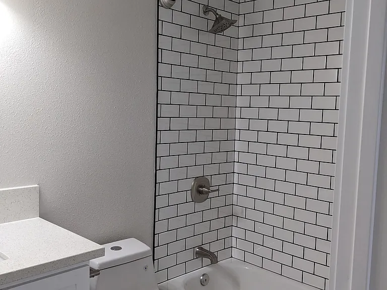 Nice white bathroom at The Hardison Apartments in Pasadena, California.