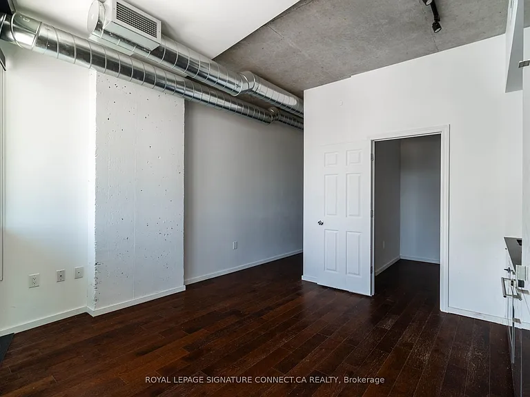 21 Lawren Harris Sq #910 — Photo 6