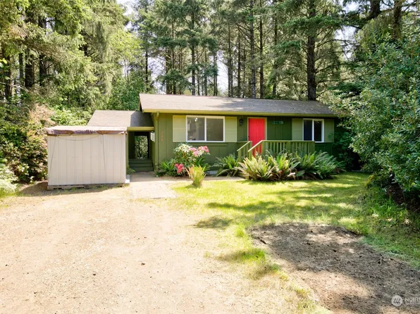 784 Copalis Avenue NE, Ocean Shores, WA 98569