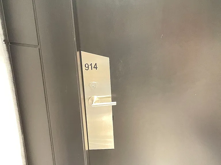 50 Dunfield Ave E #914 — Photo 2