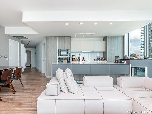 5th image of 2700 NE 7th Ave #2720