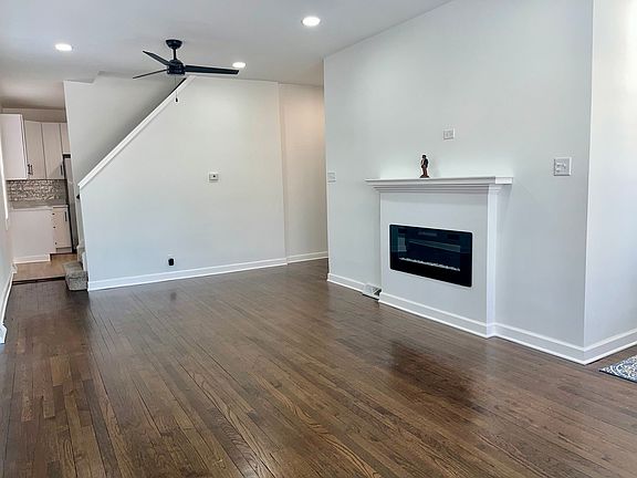 5th image of 11217 S Christiana Ave