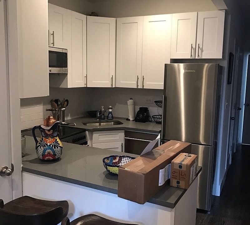 2nd image of 119 W 15th St APT 3FW