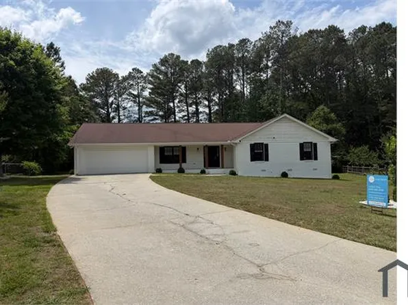 2203 Meadow Dr, Snellville, GA 30078