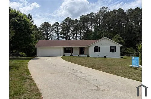 2203 Meadow Dr Photo 1
