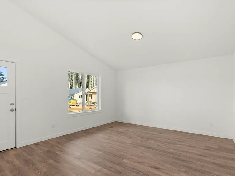 3000 Orange Ct — Photo 2
