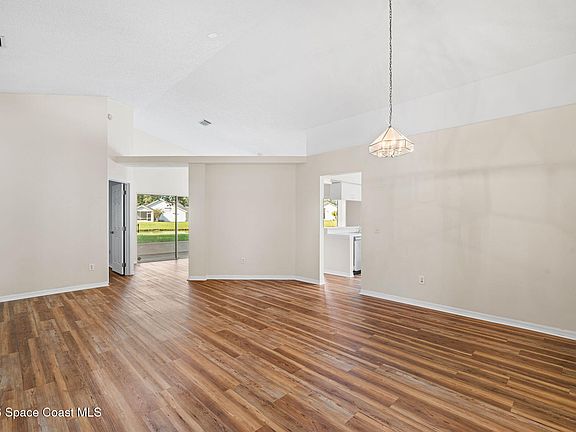 5th image of 4721 Silver Heron Dr