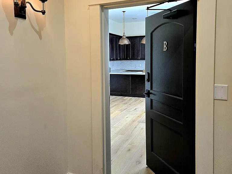 109 W Church St #B — Photo 1