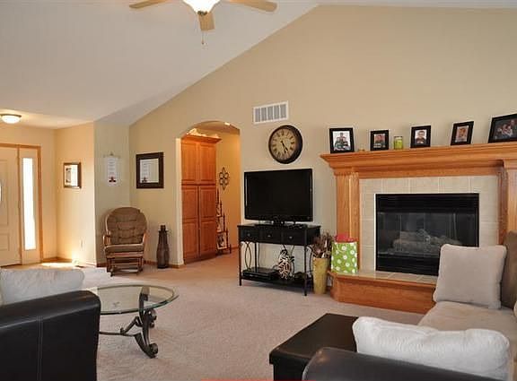 5th image of 105 W Primrose Ct