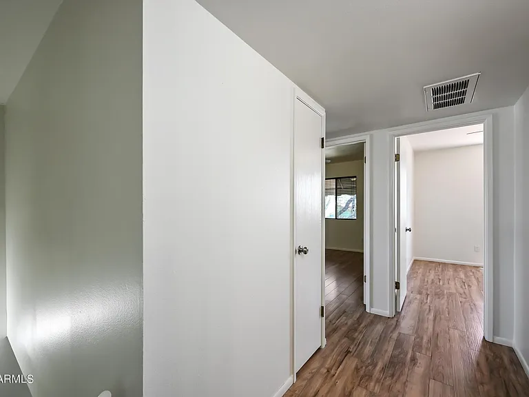 729 E Cochise Dr #B — Photo 16