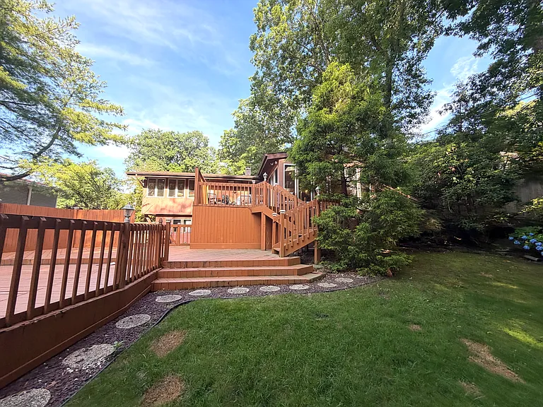 52 Deepdale Dr #1 — Photo 32