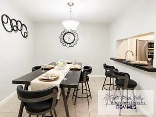 2 bed, 1.0 bath, 1070 sqft, $2,300 — Photo 4