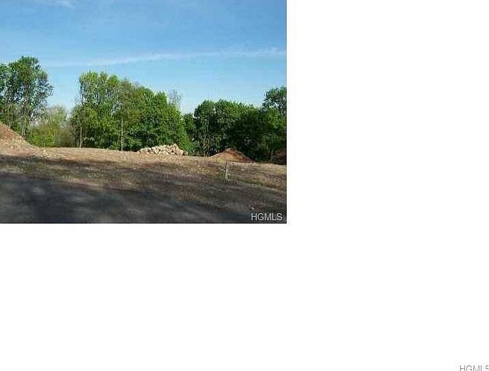 1st image of 8 Tomkins Dr