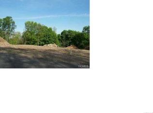 8 Tomkins Dr, Tomkins Cove, NY 10986