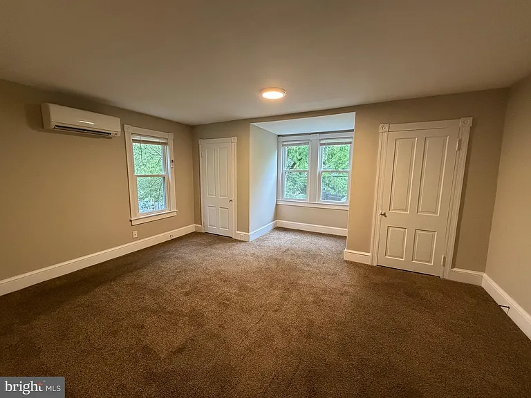 572 Columbia Ave — Photo 13