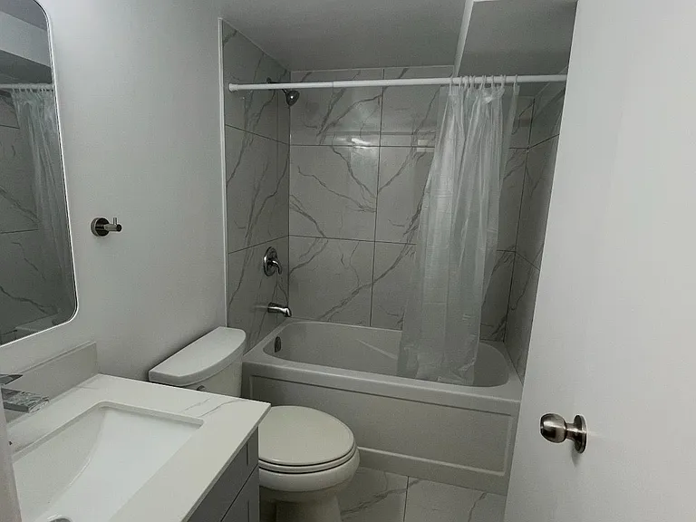 54 Tiffany Cres — Photo 5
