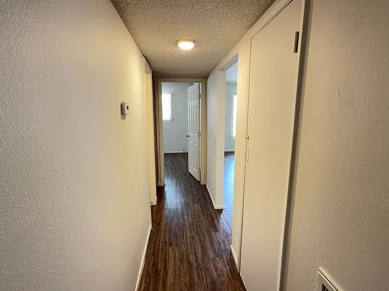 4418 N 53Rd Ln — Photo 5