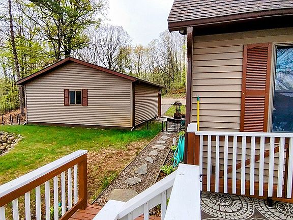 5th image of 2480 Chandler Rd