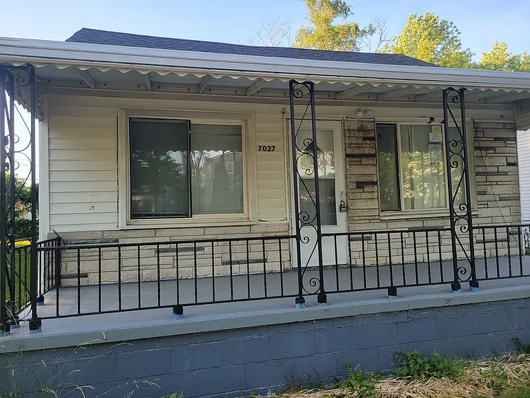 7027 Chalmers Ave — Photo 3