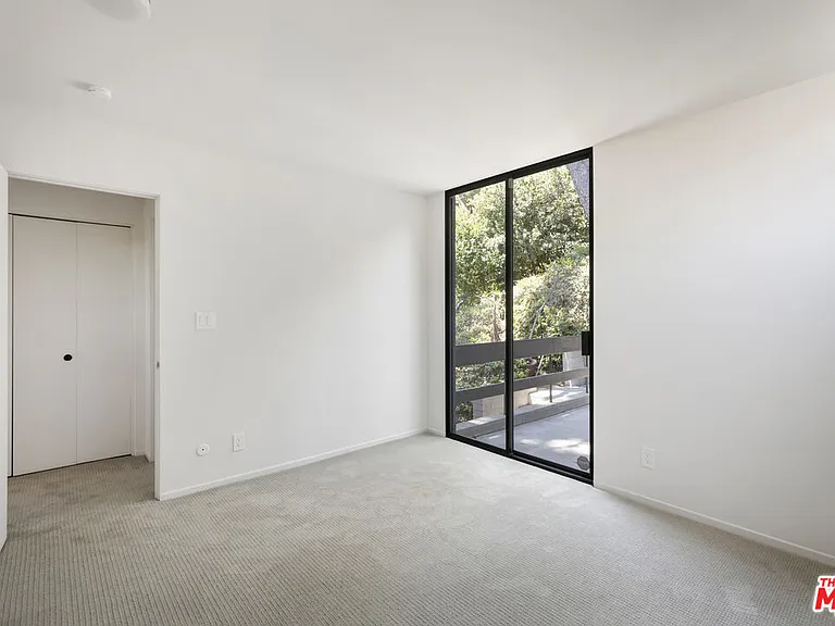 3035 Windsor Ave — Photo 51
