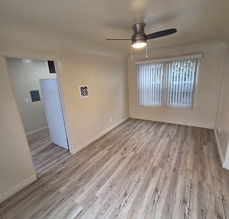 1st image of 4162 33rd St