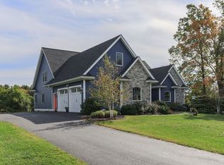 12 Stage Rd, Hampstead, NH 03841