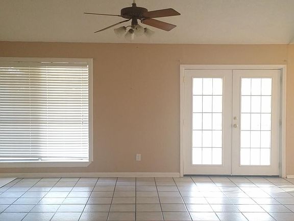 3rd image of 17634 Heritage Cove Dr