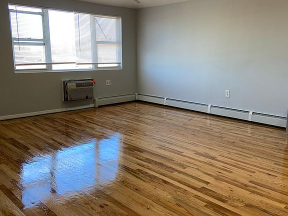2nd image of 3006 Bruner Ave #P