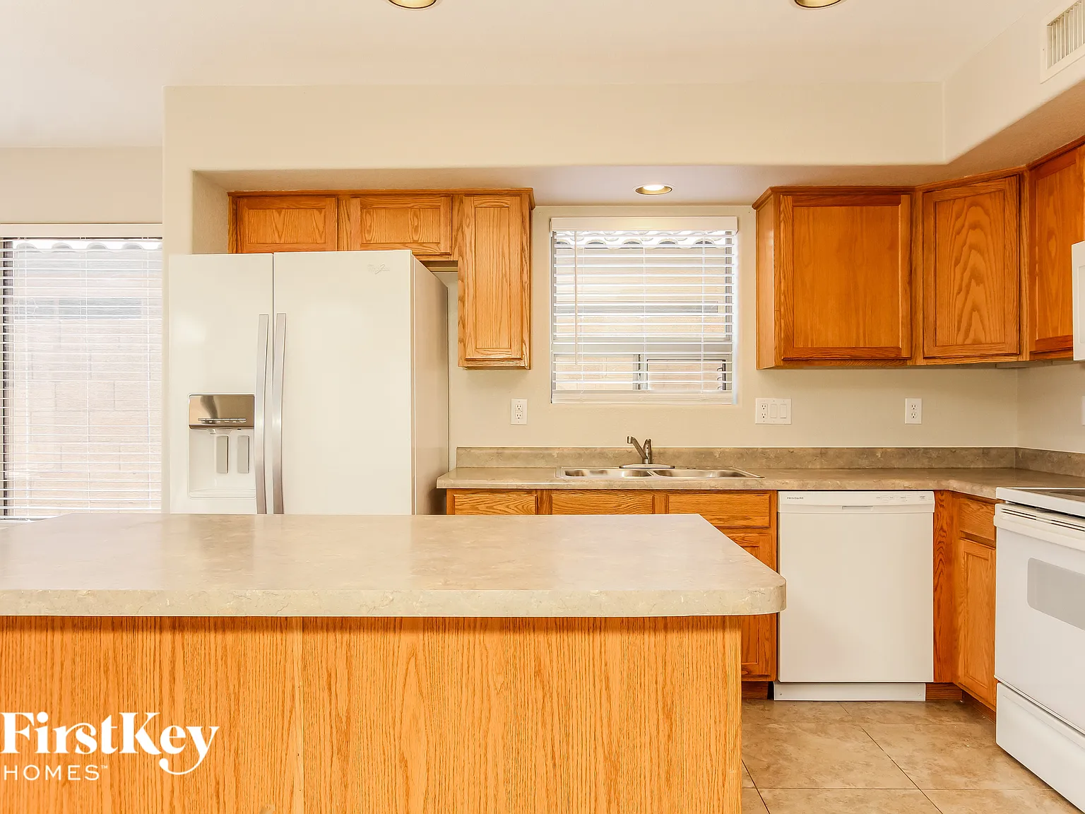 4 bed, 2.5 bath, 2056 sqft, $2,495 — Photo 4