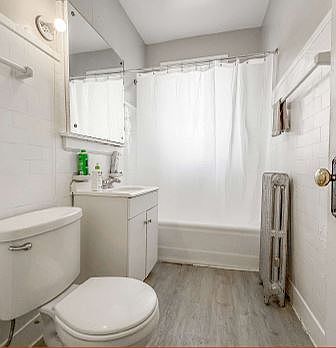 5th image of 7369 N Damen Ave #H2