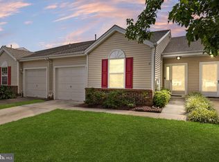 6 Clifford Dr, Mount Laurel, NJ 08054