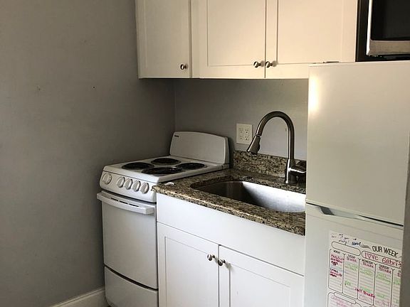 3rd image of 865 5th Ave N APT 8