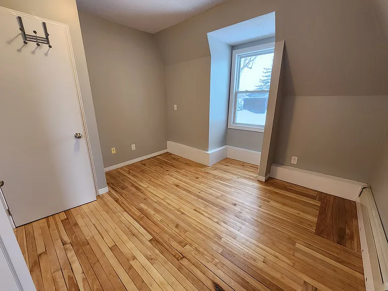 342 Somerset St E #B — Photo 17