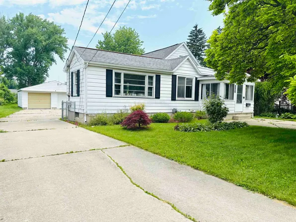 1105 Borton Ave, Essexville, MI 48732