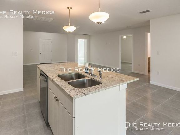 4th image of 1163 Targee St SE