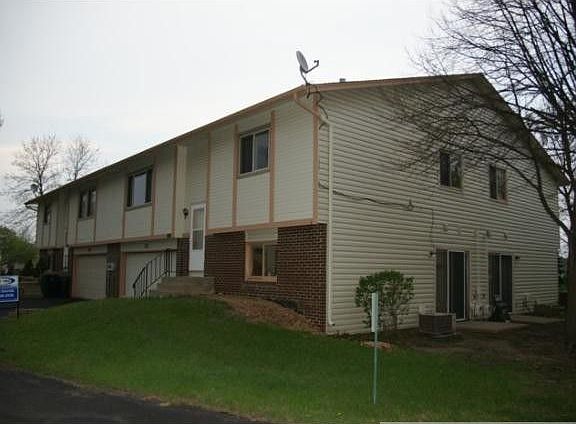 2nd image of 810 125th Ln NE