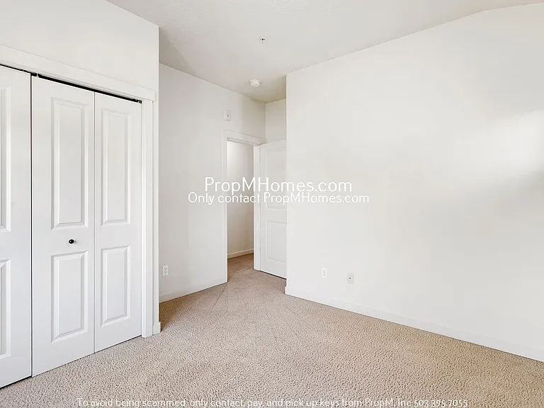 610 NE Garswood Ln — Photo 15