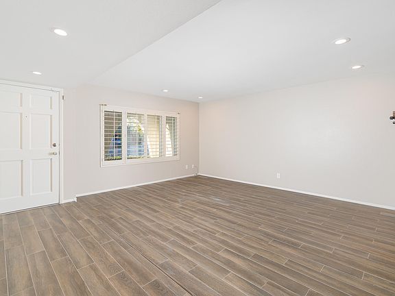 4th image of 4808 W North Ln