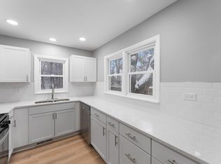 2825 Woodale Dr, Mounds View, MN 55112