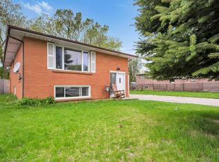 375 Southill Dr, Kitchener, ON N2A2R2