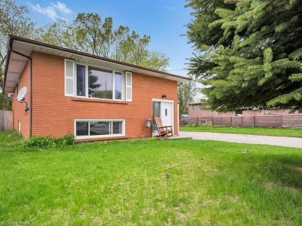 375 Southill Dr, Kitchener, ON N2A 2R2