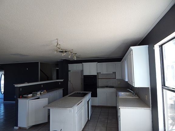 5th image of 905 N Georgia Ave