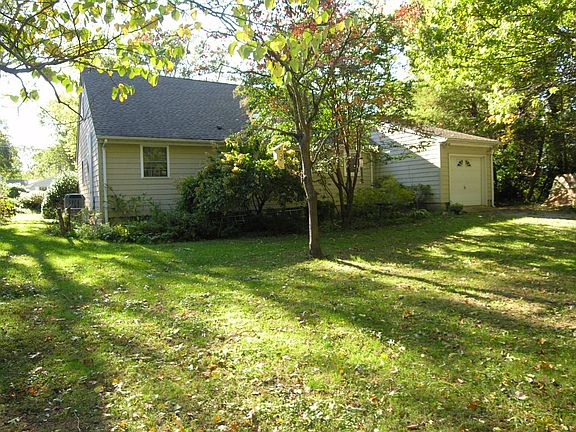 2nd image of 11 Laurel Dr
