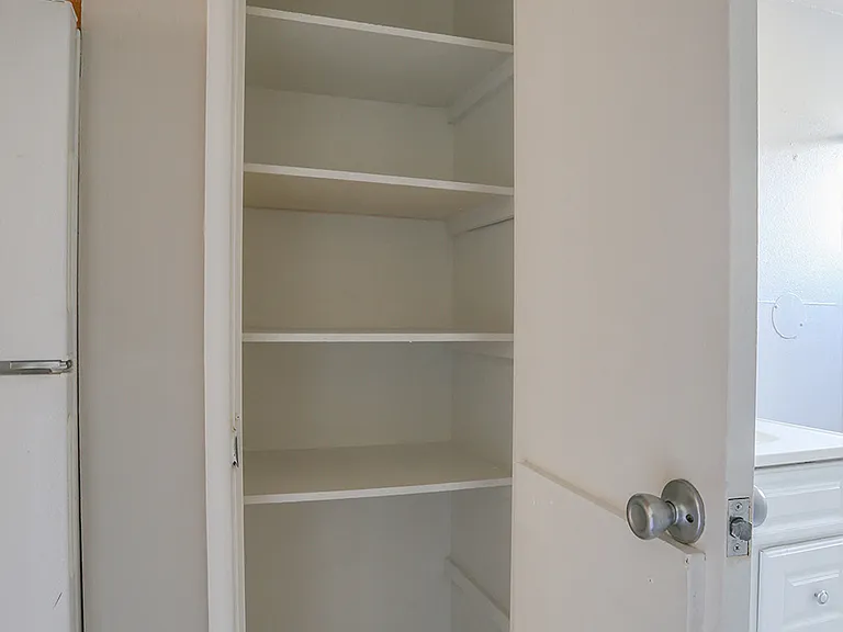 136 N Washington St — Photo 23