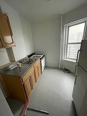 2nd image of 717 E 242nd St Floor 2