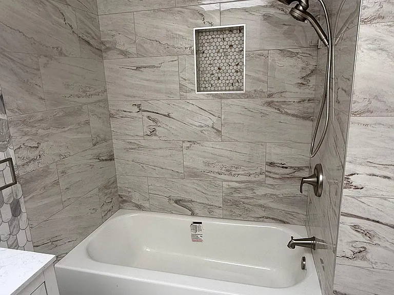 8429 James Ave NE — Photo 24
